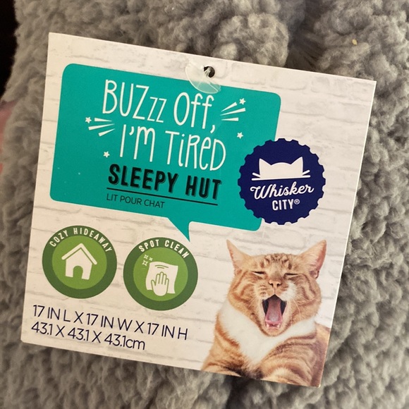 SOLD New Whisker City Sleepy Hut Cat Dog Bed Hideaway - Picture 3 of 8